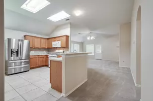8402 Coleus Ln, Baytown, TX 77521 - Photo 9