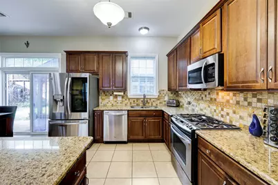 411 W 14th Street W, Houston, TX 77008 - Photo 9