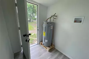4602 Leffingwell St, Houston, TX 77026 - Photo 5