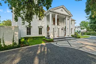 1561 Kirby Dr, Houston, TX 77019 - Photo 3