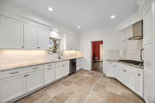 15742 Walkwood Dr, Houston, TX 77079 - Photo 13