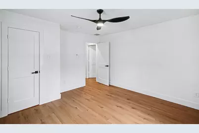 5443 Redstart Street, Houston, TX 77096 - Photo 15