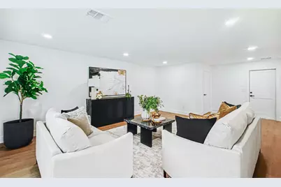 5443 Redstart Street, Houston, TX 77096 - Photo 9