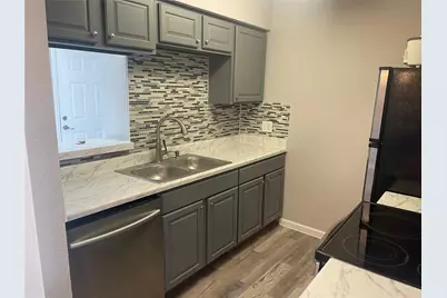 1516 Bay Area Boulevard #F6, Houston, TX 77058 - Photo 3