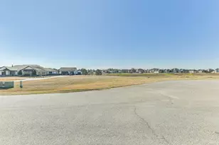 11725 Grand View Dr, Montgomery, TX 77356 - Photo 13