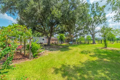 9235 Ruth Road, Rosharon, TX 77583 - Photo 9