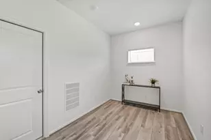1404 Wycliffe Dr, Houston, TX 77043 - Photo 9