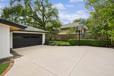 1902 Chimney Rock Road, Houston, TX 77056 - Photo 23