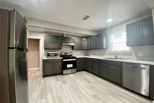 628 King St, Houston, TX 77022 - Photo 9