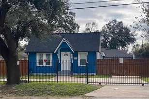 628 King St, Houston, TX 77022 - Photo 1