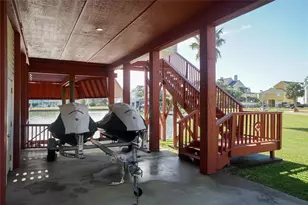 16619 Bayfront Dr, Jamaica Beach, TX 77554 - Photo 3