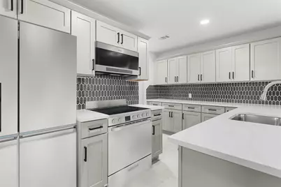 2222 N Grand Boulevard, Pearland, TX 77581 - Photo 5