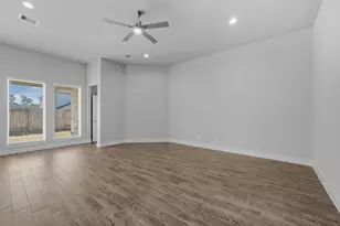 3208 Bushy Hawthorne Dr, Conroe, TX 77301 - Photo 9