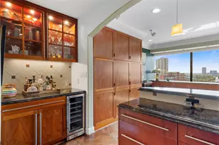 5000 Montrose Blvd, Houston, TX 77006 - Photo 9