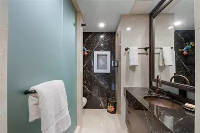 5000 Montrose Boulevard #16D, Houston, TX 77006 - Photo 19