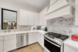 3510 Huntsford Dr, Houston, TX 77008 - Photo 7