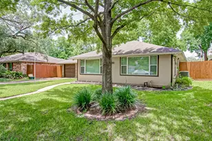 4804 Saxon St, Bellaire, TX 77401 - Photo 3