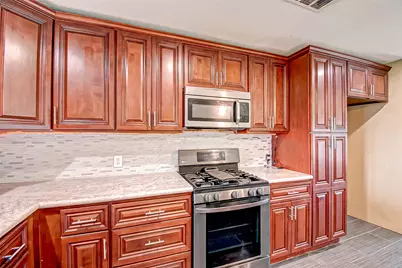 4804 Saxon Street, Bellaire, TX 77401 - Photo 17