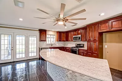 4804 Saxon Street, Bellaire, TX 77401 - Photo 13