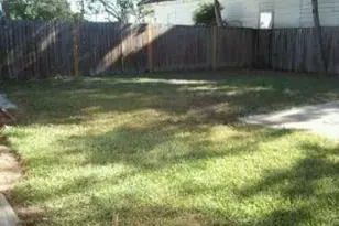 1607 St Charles St, Houston, TX 77003 - Photo 7