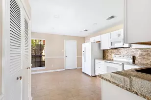 3734 Village Grove Dr, Humble, TX 77396 - Photo 13
