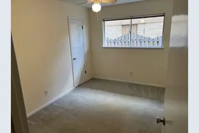 9115 Willow Meadow Drive, Houston, TX 77031 - Photo 11