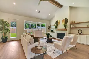 1946 Pech Rd, Houston, TX 77055 - Photo 11
