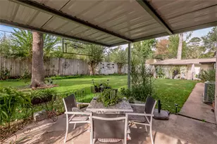 220 Elmwood St, Huntsville, TX 77320 - Photo 33