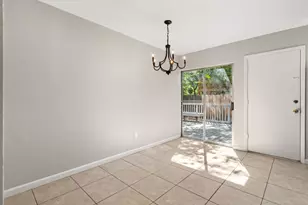 81 S Wavy Oak Cir, The Woodlands, TX 77381 - Photo 11