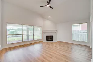 2311 Meadow Briar Dr, Sugar Land, TX 77498 - Photo 9