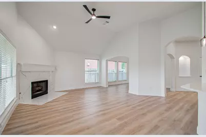 2311 Meadow Briar Drive, Sugar Land, TX 77498 - Photo 11