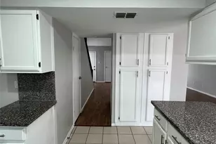 65 Yewleaf Rd, The Woodlands, TX 77381 - Photo 9