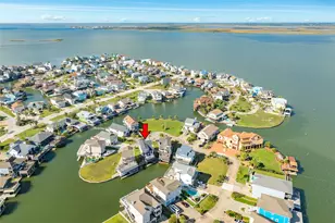 539 Sunset Cir, Tiki Island, TX 77554 - Photo 5