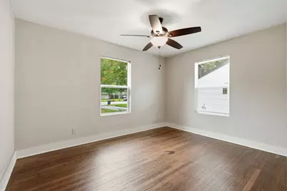 225 19th Avenue N, Texas City, TX 77590 - Photo 9