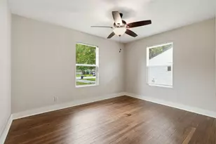 225 19th Ave N, Texas City, TX 77590 - Photo 9