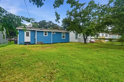 225 19th Avenue N, Texas City, TX 77590 - Photo 19