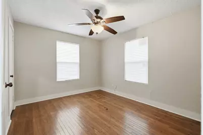225 19th Avenue N, Texas City, TX 77590 - Photo 7