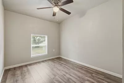 225 19th Avenue N, Texas City, TX 77590 - Photo 11