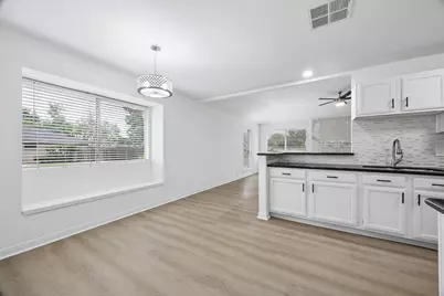 402 Forest Hills Drive, League City, TX 77573 - Photo 11