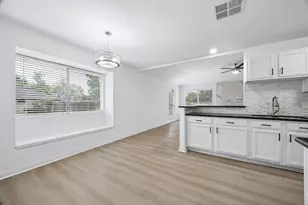 402 Forest Hills Dr, League City, TX 77573 - Photo 11