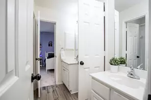 8915 Wallington Dr, Houston, TX 77096 - Photo 29