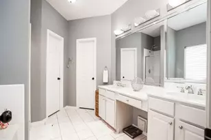 8915 Wallington Dr, Houston, TX 77096 - Photo 11