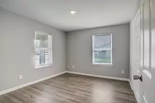 3801 Broyles St, Houston, TX 77026 - Photo 7