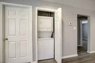 3801 Broyles St, Houston, TX 77026 - Photo 9