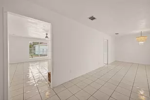 9422 Kristin Dr, Houston, TX 77031 - Photo 11