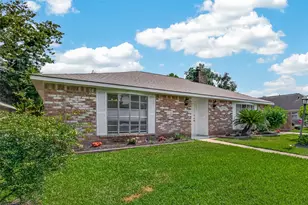 9422 Kristin Dr, Houston, TX 77031 - Photo 7