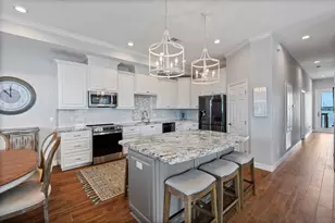 413 Jeanie Lynne Circle, Tiki Island, TX 77554 - Photo 5