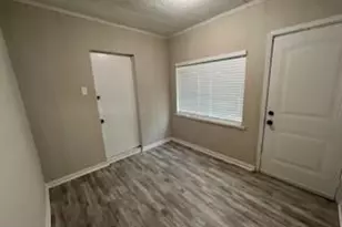 5655 Belneath St, Houston, TX 77033 - Photo 7