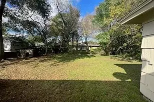 5655 Belneath St, Houston, TX 77033 - Photo 3