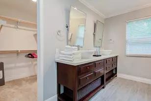 5902 Hummingbird St, Houston, TX 77096 - Photo 13